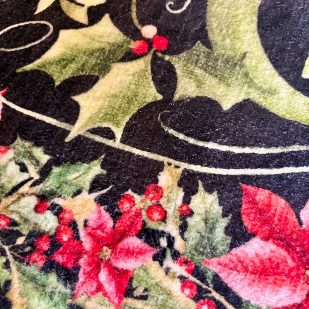 Merry Christmas Poinsettia Washable Accent Rug, Holiday Decor,‎ 27x45 inch